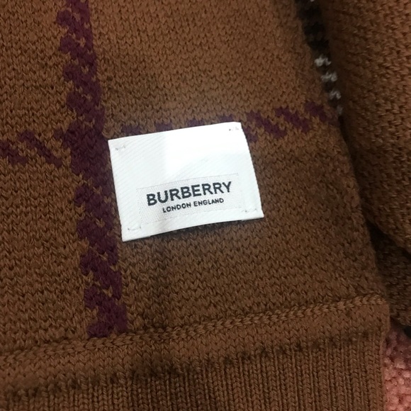 Burberry 100% Authentic scarf brand new - Picture 10 of 15